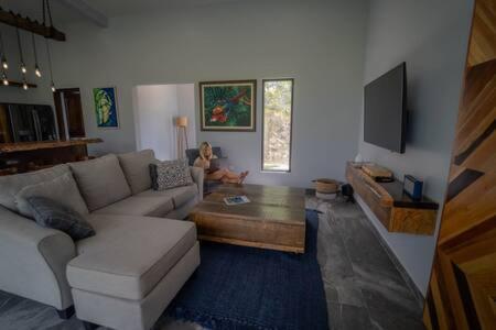 Modern Villa Overlooking Macal River Valley Benque Viejo del Carmen Exterior foto